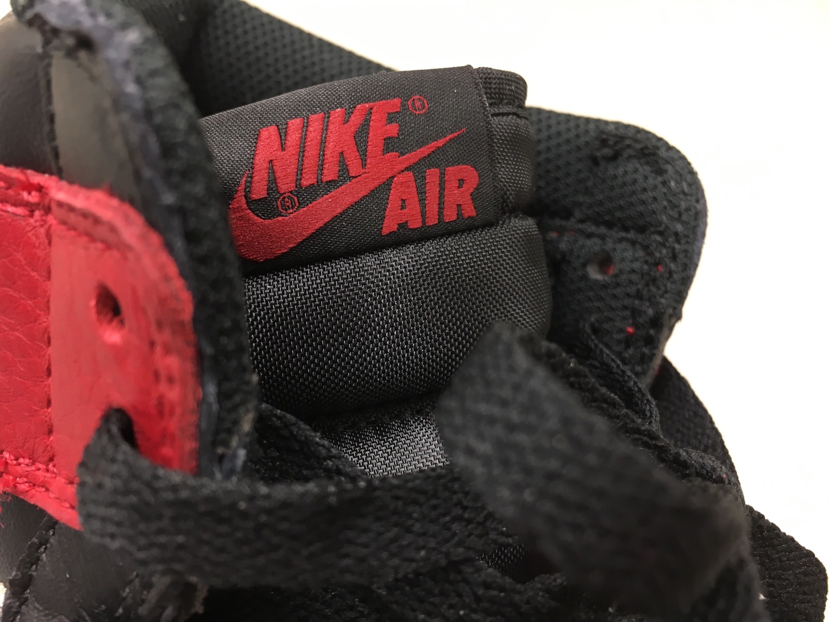 Nike Air Jordan 1 Retro High OG "BRED TOE"